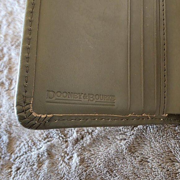 Dooney & Bourke Smooth Leather Small Flap Wallet Taupe Trifold Logo Plate Zip - Picture 8 of 14